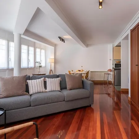Apartment Plazuela Sta Catalina Ii En Con Parking By Kabia Gestion
